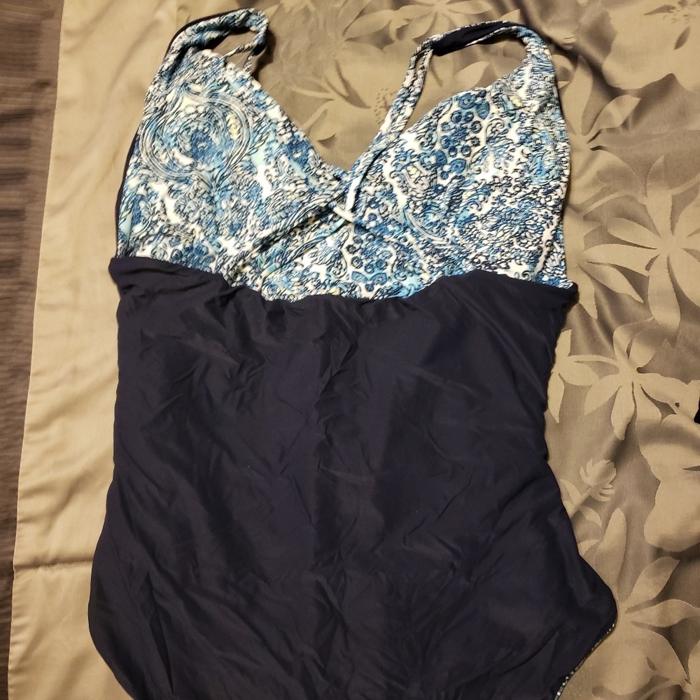 Reversible one piece - Picture 4 of 4